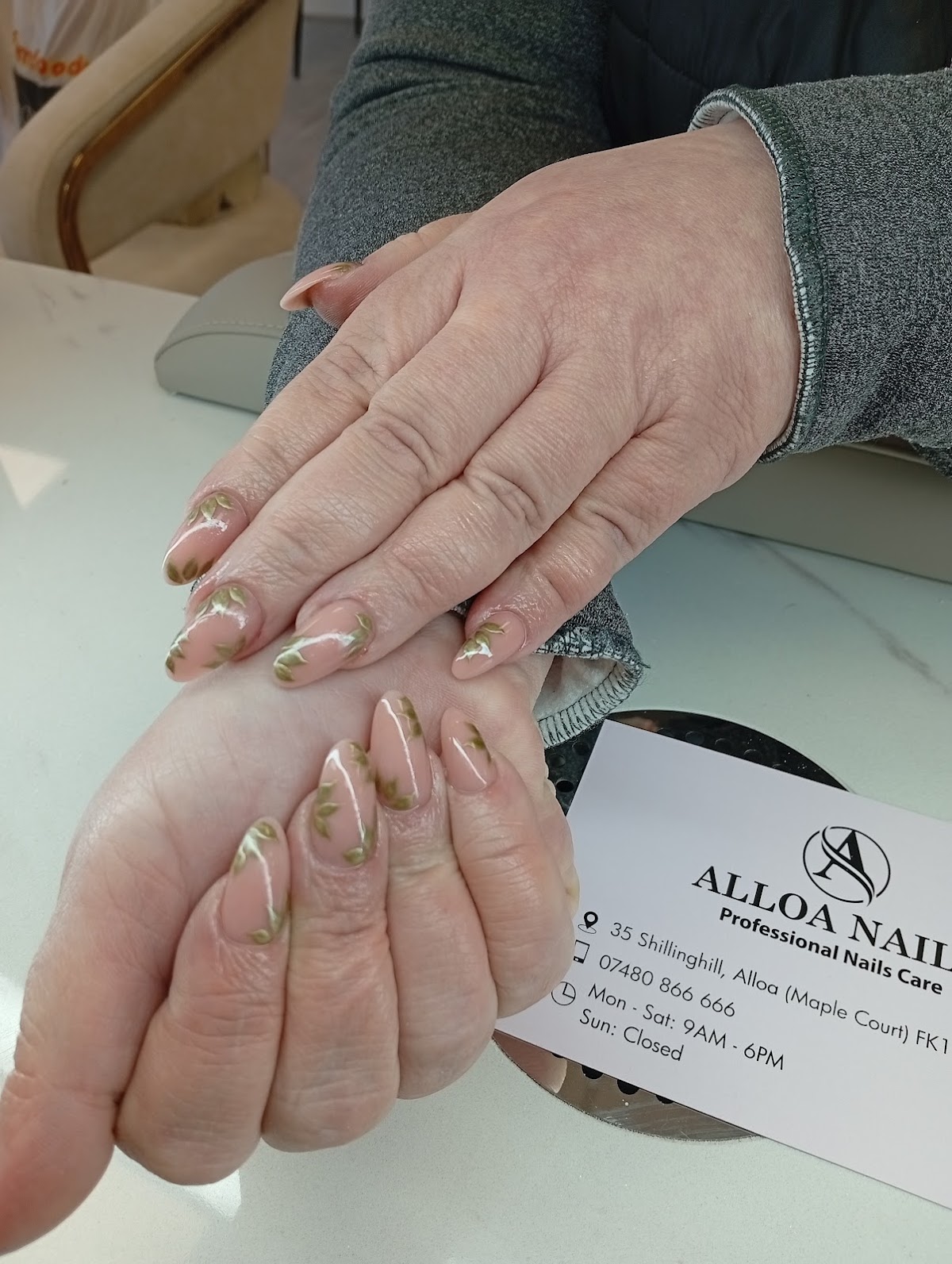 Nails and spa care on Shillinghill