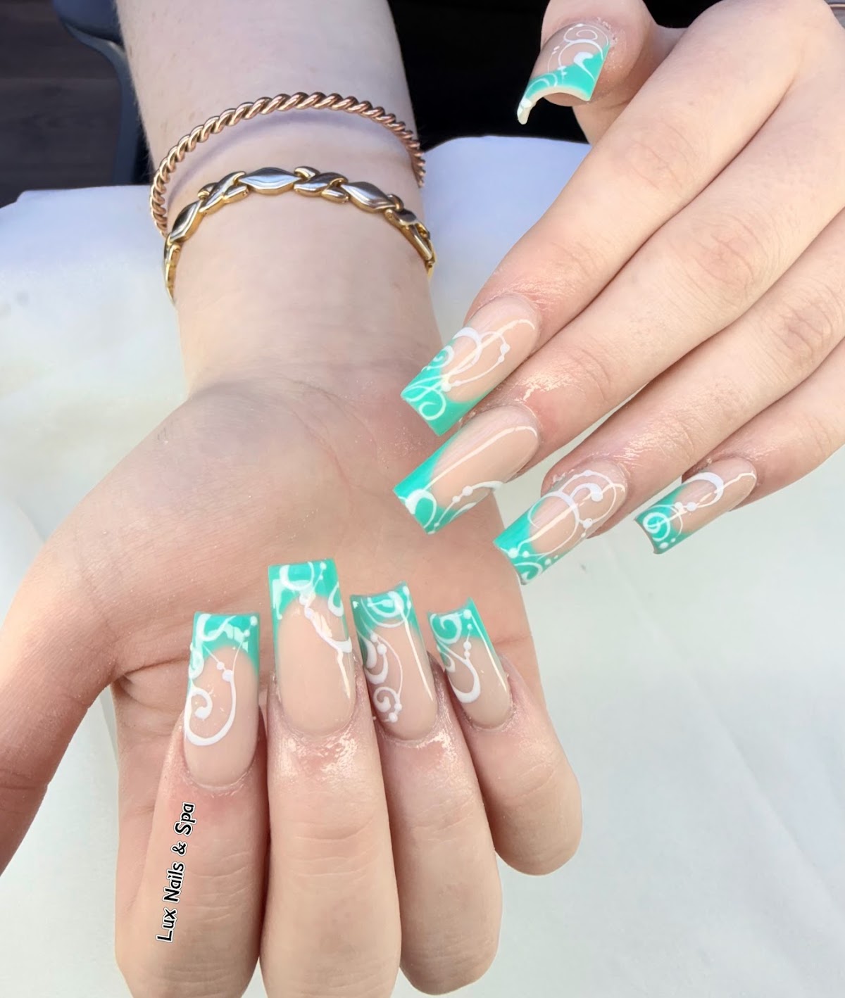 Lux Nails & Spa