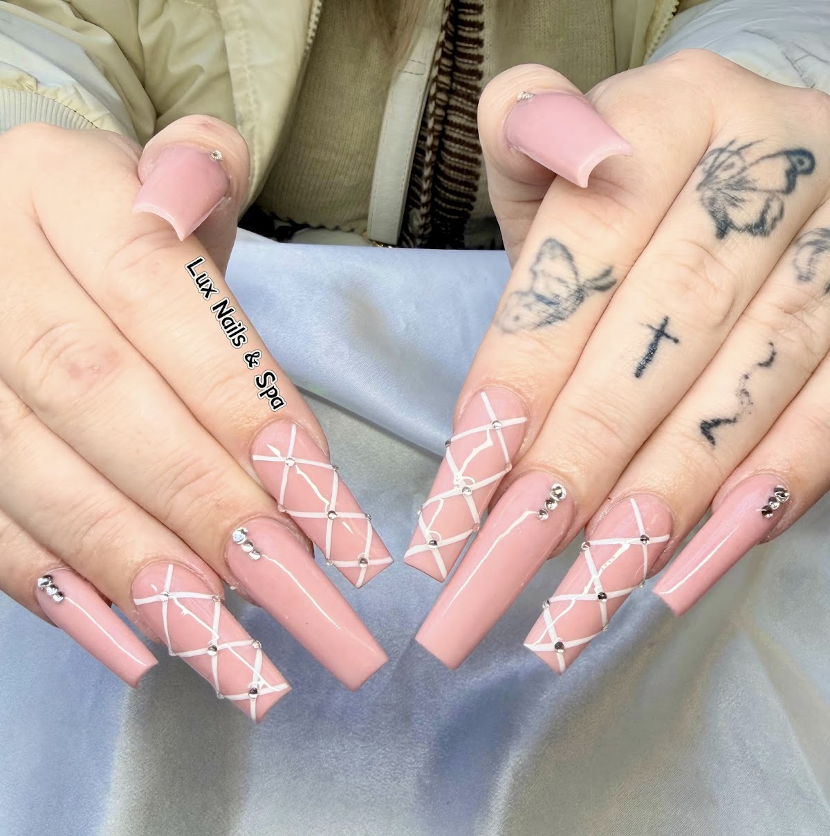 Lux Nails & Spa