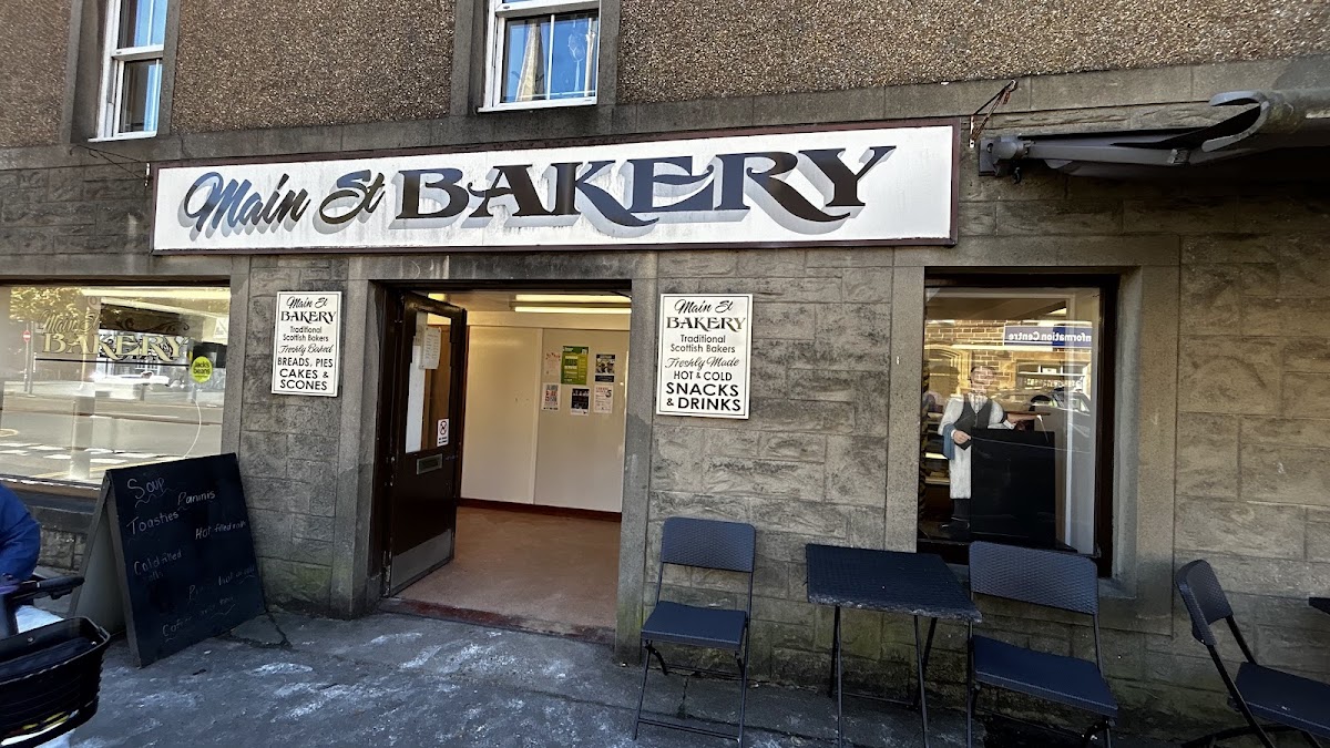 Freshly baked savoury pies and sandwiches at Main Street Bakery