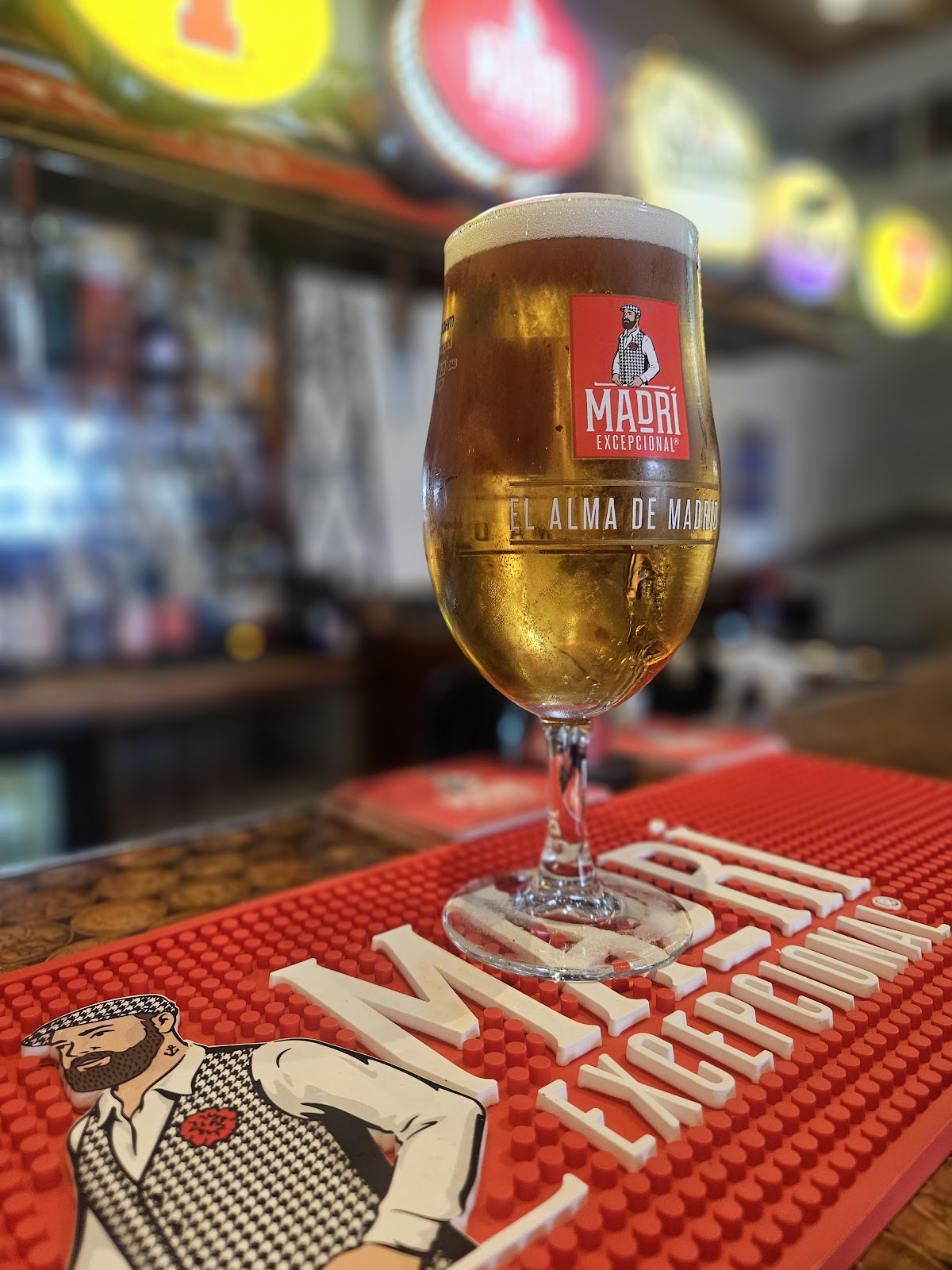 Inside The Central Bar, Peebles